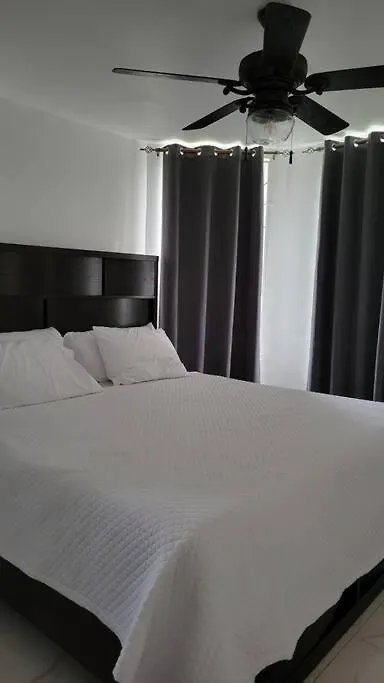 Jamrock Place Μοντέγκο Μπέυ 0*,